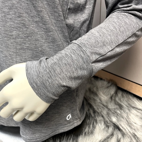 GapFit BREATHE Gray Active Top Tee - Picture 2 of 5